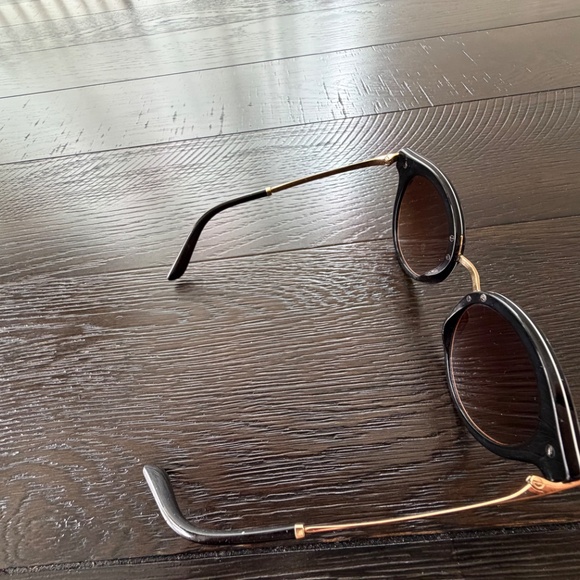 Dolce and Gabbana sunglasses main image 4